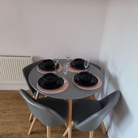 2 Bedroom End Of Terrace House Wellington  Esterno foto