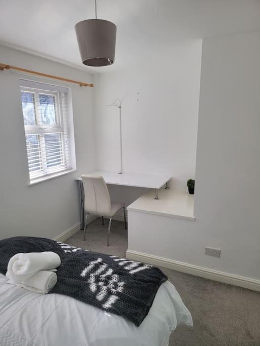 2 Bedroom End Of Terrace House Wellington  Esterno foto