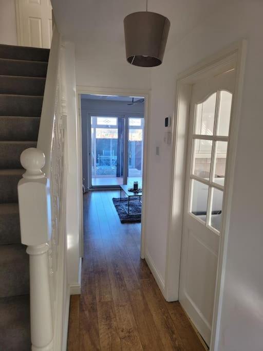 2 Bedroom End Of Terrace House Wellington  Esterno foto