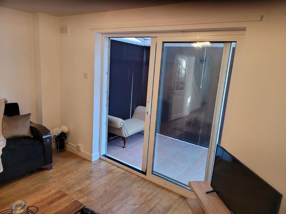 2 Bedroom End Of Terrace House Wellington  Esterno foto