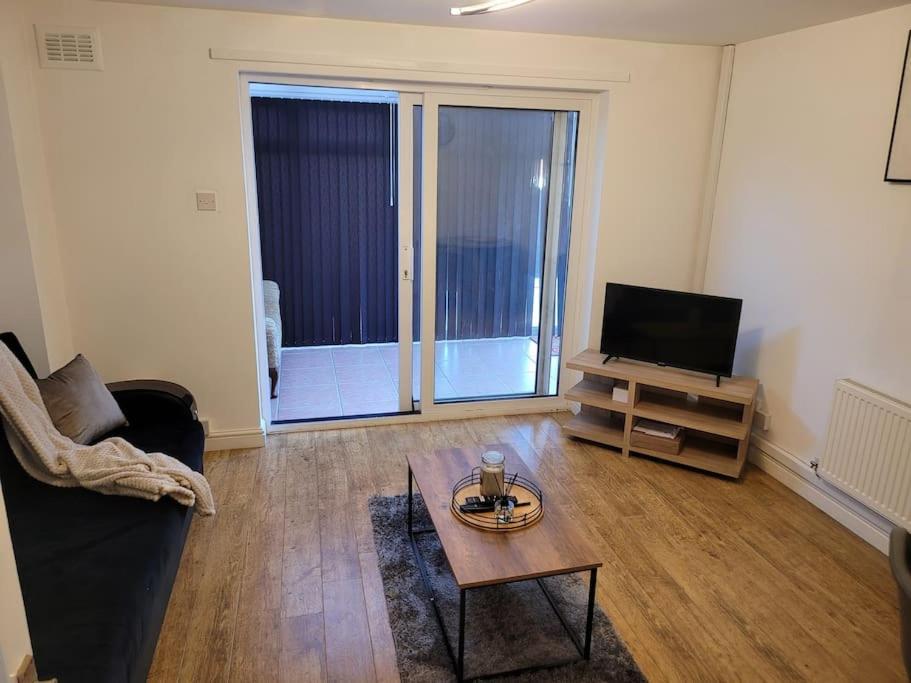 2 Bedroom End Of Terrace House Wellington  Esterno foto