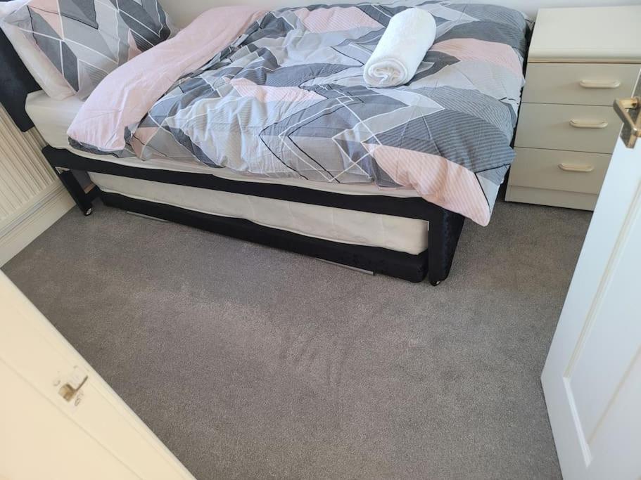 2 Bedroom End Of Terrace House Wellington  Esterno foto