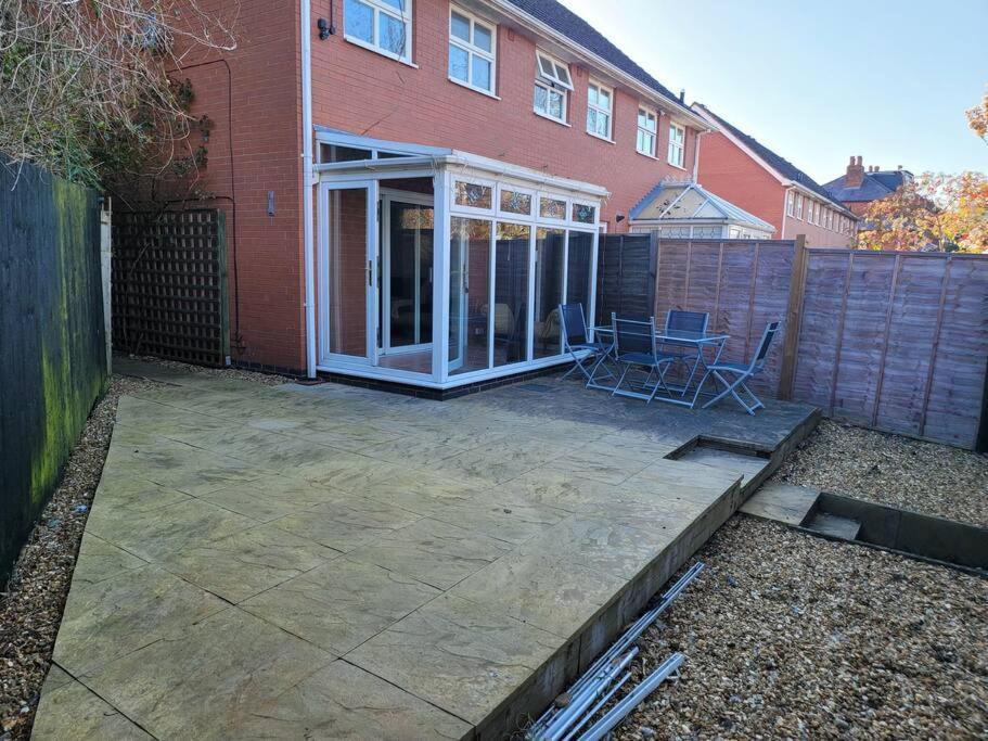 2 Bedroom End Of Terrace House Wellington  Esterno foto
